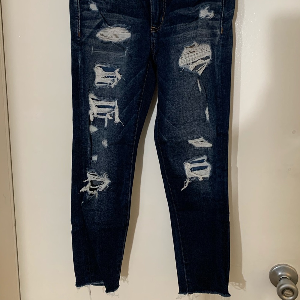 cropped ripped american eagle jeans